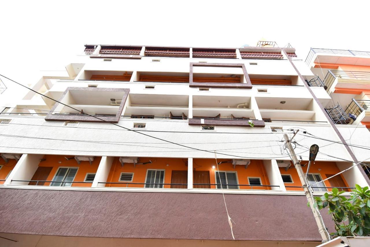 Oyo 44065 Sri Krishna Nilaya Bangalore Exterior foto
