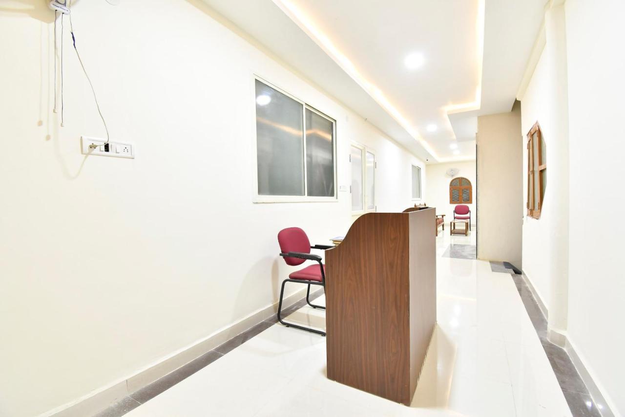Oyo 44065 Sri Krishna Nilaya Bangalore Exterior foto
